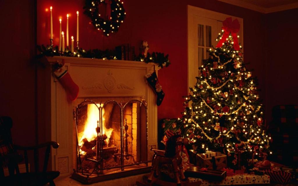 christmas_holiday_fireplace_tree_garlands_1920x1200_hd-wallpaper-37516