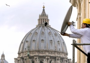 dt.common.streams.StreamServer1