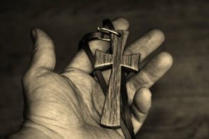 ruka_krzyz