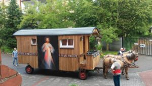 Karavan_milaserdnasci